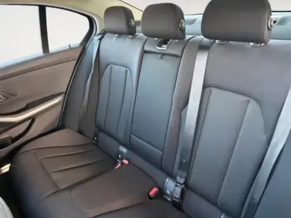 Photo 12 BMW Serie 3 Série 3 330eA 292ch Business Design 10cv