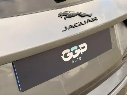 Photo 12 Jaguar E-Pace  P300e PHEV 309ch R-Dynamic S