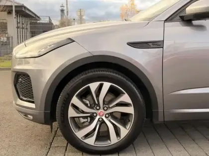 Photo 8 Jaguar E-Pace  P300e PHEV 309ch R-Dynamic S