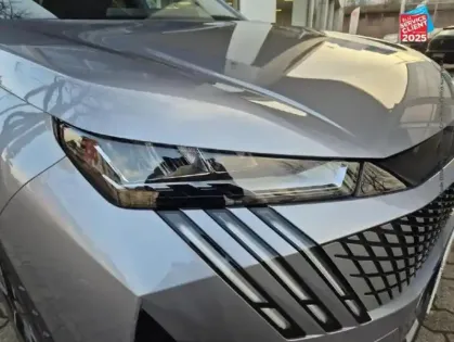 Photo 12 Peugeot 3008  1.2 Hybrid 136ch Allure e-DCS6