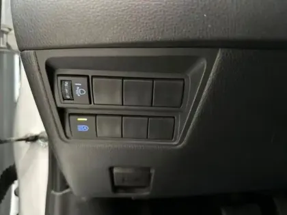 Photo 13 Toyota Yaris  116h Dynamic 5p MY22