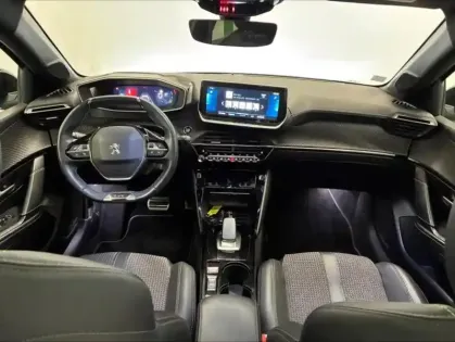 Photo 13 Peugeot 208  e- 136ch GT Pack