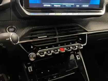 Photo 12 Peugeot 208  e- 136ch GT Pack