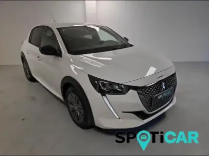 Photo 2 Peugeot 208  e- 136ch Style