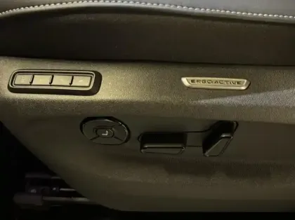 Photo 9 Volkswagen Tiguan  2.0 TDI 150ch R-Line Exclusive DSG7