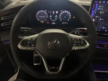 Photo 13 Volkswagen Tiguan  2.0 TDI 150ch R-Line Exclusive DSG7