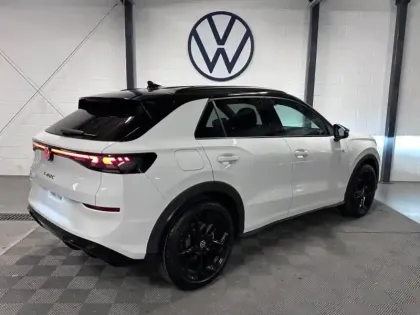 Photo 4 Volkswagen T-roc  1.5 eTSI 150ch R-Line DSG7