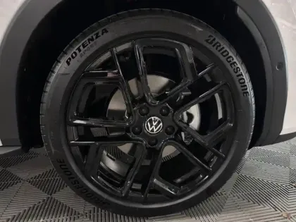 Photo 8 Volkswagen T-roc  1.5 eTSI 150ch R-Line DSG7