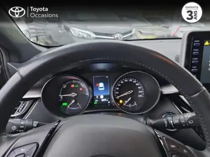 Photo 12 Toyota C-HR  1.8 Hybride 122ch Dynamic E-CVT