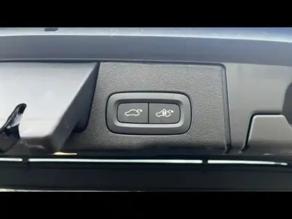 Photo 7 Volvo Xc60  T6 Hybride Rechargeable 253 + 145ch Ultra Style Dark Geartronic 8 AWD