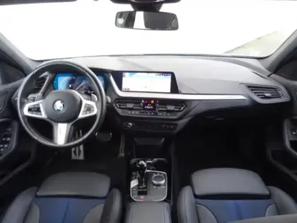 Photo 6 BMW Serie 1 Série 1 118dA 150ch M Sport