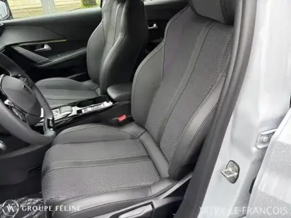 Photo 8 Peugeot 208  e- 136ch GT