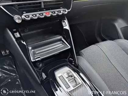 Photo 13 Peugeot 208  e- 136ch GT