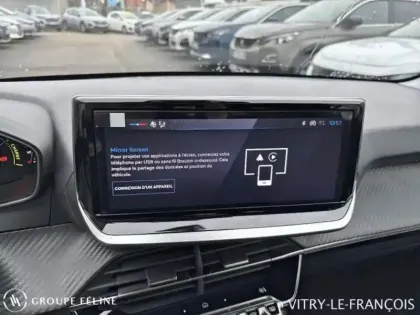 Photo 14 Peugeot 208  1.2 Hybrid 110ch Style e-DCS6