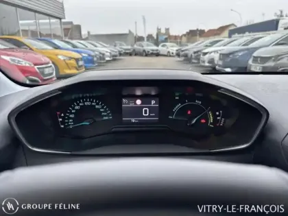 Photo 12 Peugeot 208  1.2 Hybrid 110ch Style e-DCS6