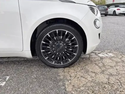 Photo 12 Fiat 500  e 118ch Icône Plus
