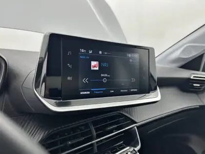 Photo 39 Peugeot 208  PureTech 100 S&S BVM6