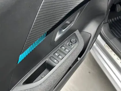 Photo 37 Peugeot 208  PureTech 100 S&S BVM6