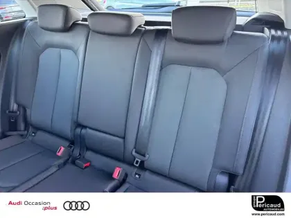 Photo 7 Audi Q3  35 TFSI 150 ch S tronic 7