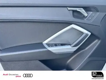 Photo 8 Audi Q3  35 TFSI 150 ch S tronic 7