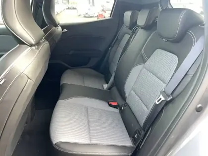 Photo 24 Renault Clio  E-Tech full hybrid 145