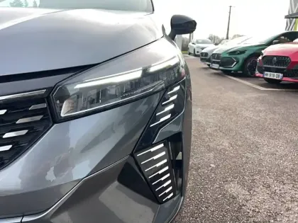 Photo 21 Renault Clio  E-Tech full hybrid 145