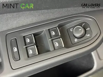 Photo 16 Volkswagen Golf  2.0 TDI SCR 150 DSG7