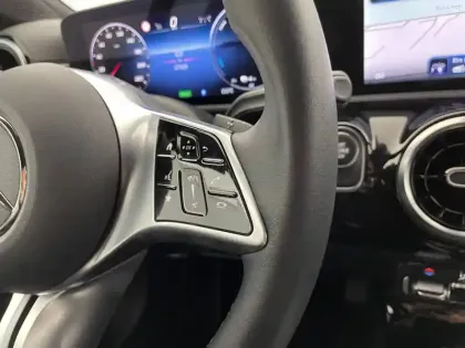 Photo 23 Mercedes Classe A  250 e Hybrid EQ 8G-DCT