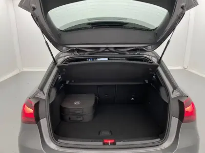 Photo 13 Mercedes Classe A  250 e Hybrid EQ 8G-DCT