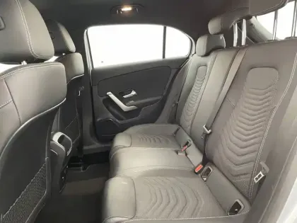 Photo 15 Mercedes Classe A  250 e 8G-DCT