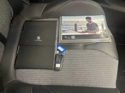 Photo 20 Peugeot 3008  Hybrid 225 e-EAT8