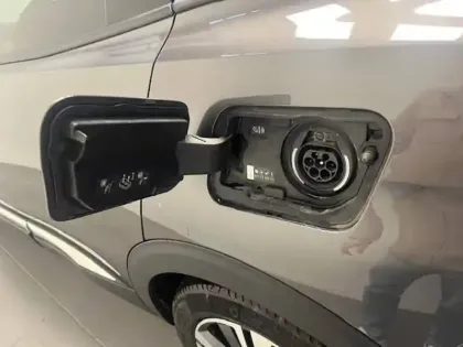 Photo 9 Peugeot 3008  Hybrid 225 e-EAT8