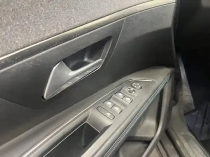 Photo 24 Peugeot 3008  Hybrid 225 e-EAT8