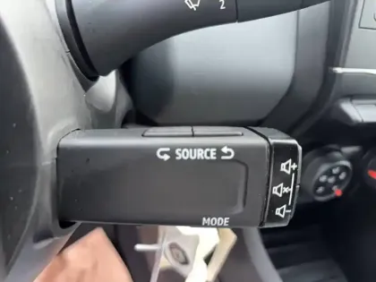 Photo 23 Renault Clio  SOCIETE BLUE DCI 85