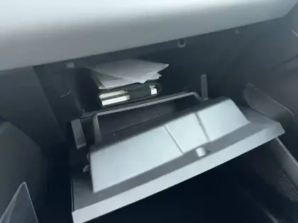 Photo 34 Renault Clio  SOCIETE BLUE DCI 85