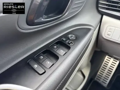 Photo 11 Hyundai Bayon  1.0 T-GDi 100 Hybrid 48V