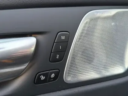 Photo 14 Volvo Xc60  T8 AWD Hybride rechargeable 310 ch+145 ch Geartronic 8