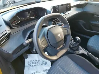 Photo 8 Peugeot 208  PureTech 75 S&S BVM5