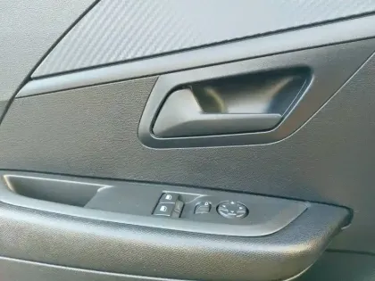 Photo 18 Peugeot 208  PureTech 75 S&S BVM5