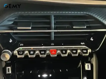 Photo 14 Peugeot 208  Hybrid 110 e-DCS6