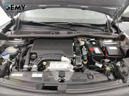 Photo 34 Peugeot 2008  PureTech 100 S&S BVM6