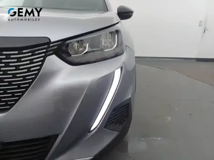 Photo 60 Peugeot 2008  PureTech 100 S&S BVM6