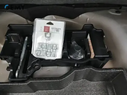 Photo 32 Peugeot 2008  PureTech 100 S&S BVM6