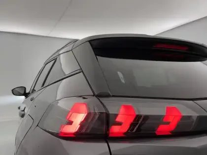 Photo 27 Peugeot 2008  PureTech 100 S&S BVM6