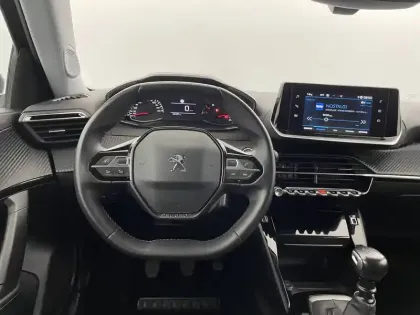 Photo 21 Peugeot 2008  PureTech 100 S&S BVM6