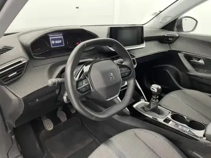 Photo 25 Peugeot 2008  PureTech 100 S&S BVM6