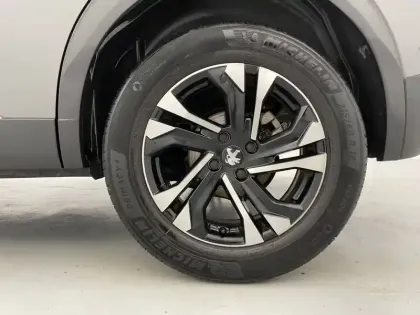 Photo 15 Peugeot 2008  PureTech 100 S&S BVM6
