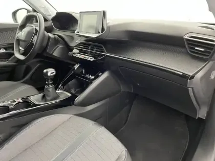 Photo 30 Peugeot 2008  PureTech 100 S&S BVM6