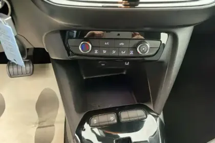 Photo 41 Opel Corsa  1.2 Turbo Hybrid 100 ch e-DCT6