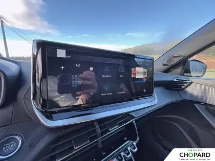 Photo 45 Peugeot 2008  Hybrid 145 e-DCS6